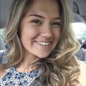 Meet your Posher, Elyse