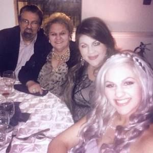 Meet your Posher, Iris