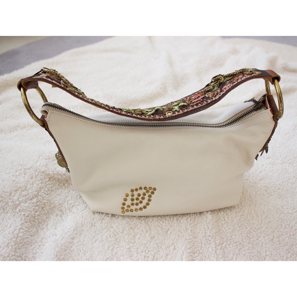 Small shoulder bag