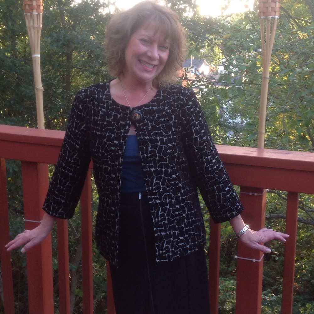 Beautiful blazer - Picture 2 of 5