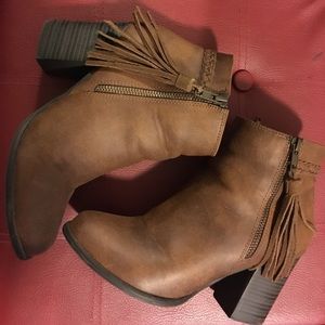Brown booties sz 7