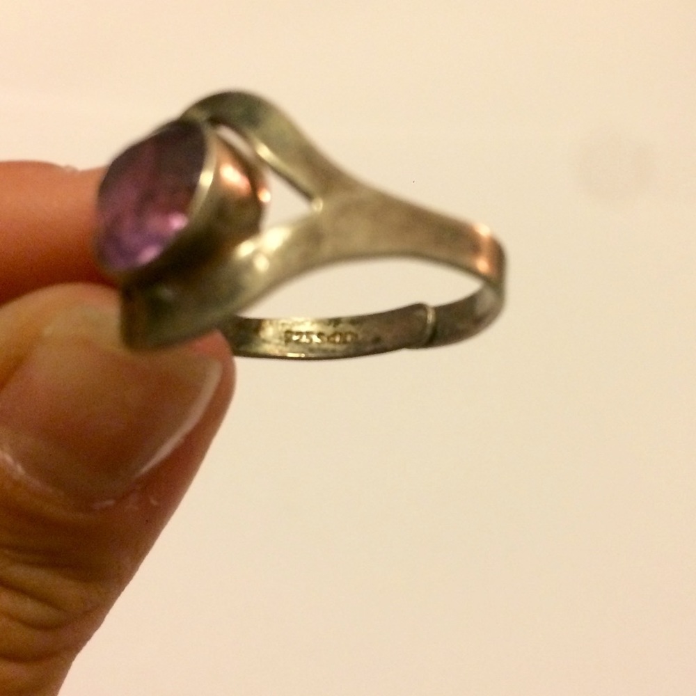 Beautiful Amethyst inspired sterling silver ring - Picture 5 of 5