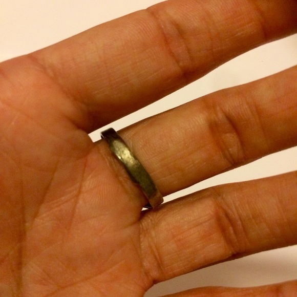 Beautiful Amethyst inspired sterling silver ring - Picture 4 of 5