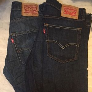 2 Levi's jeans