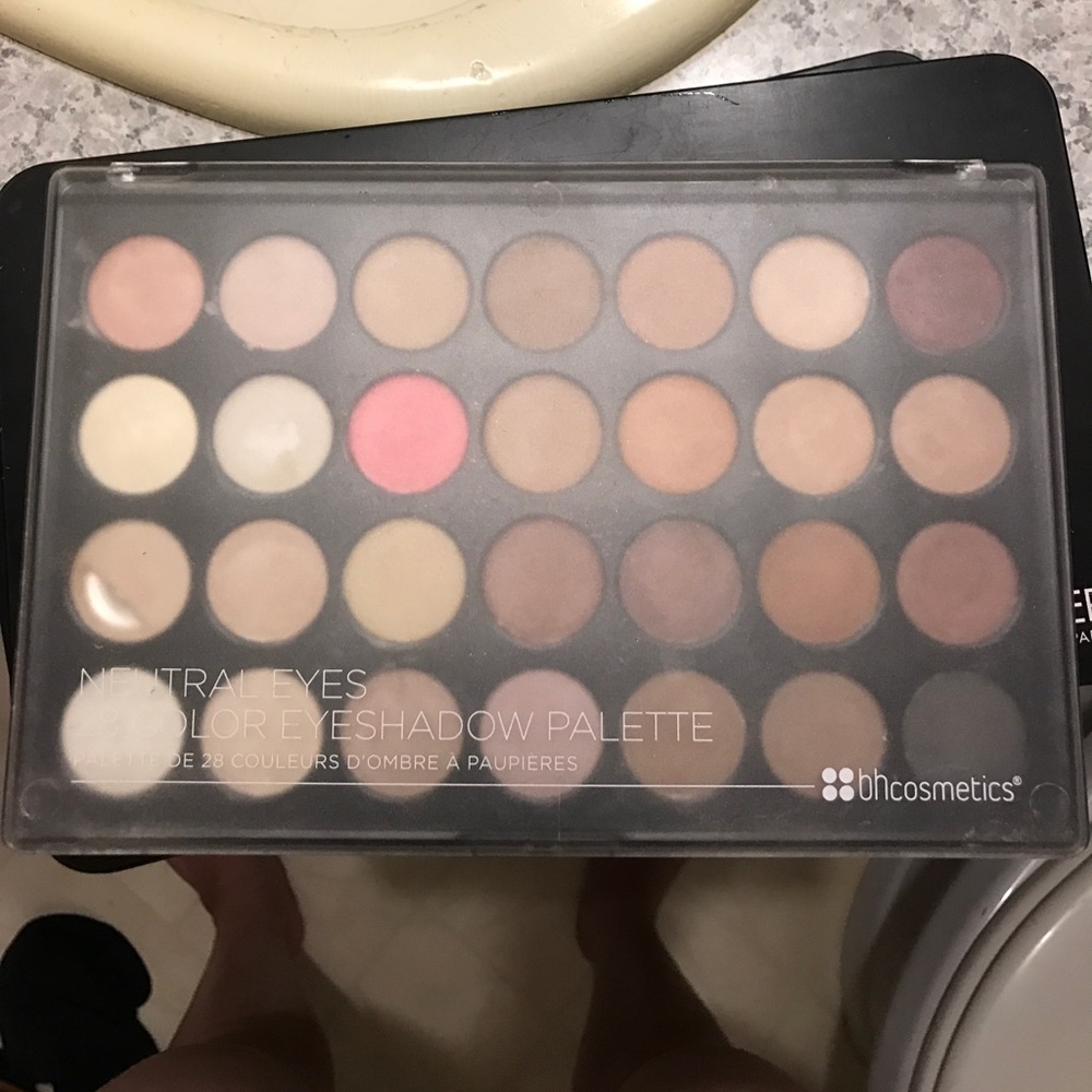 BH Cosmetics Neutral Eyes 28 Eyeshadow Palette