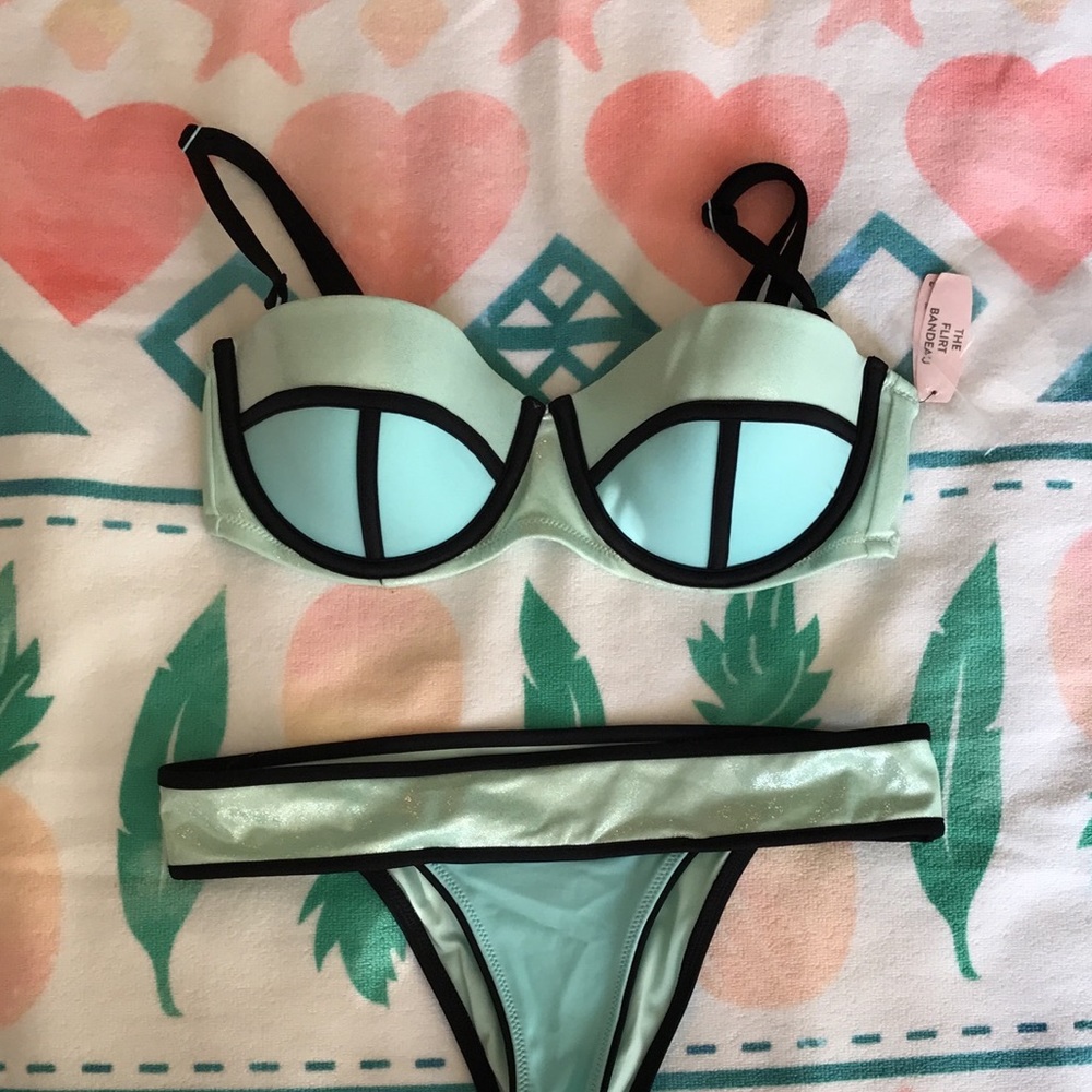 NWT Victoria's Secret Bathing Suit Top