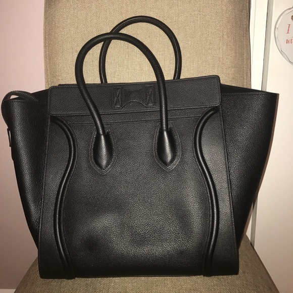 A bag - Picture 2 of 2