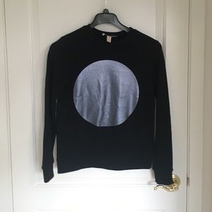 Sliver circle black sweater