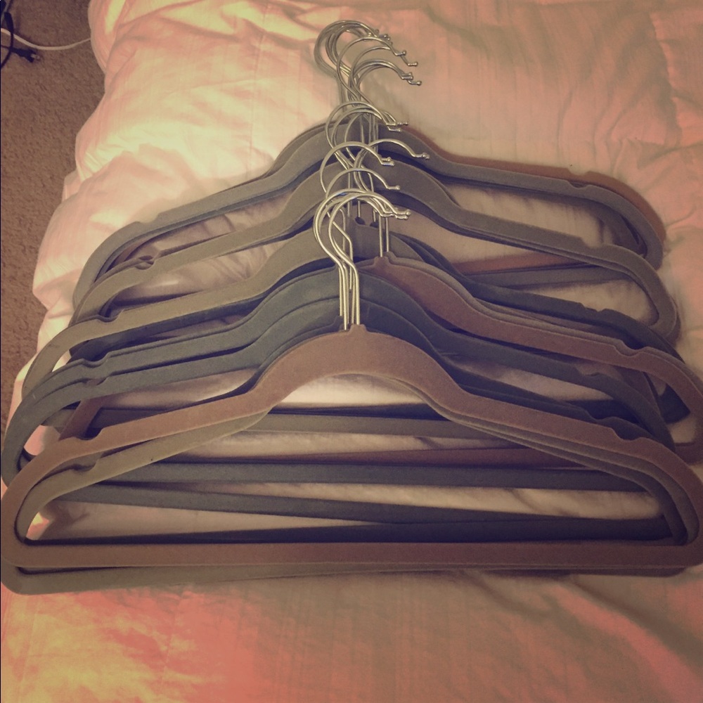 25 pack of hangers