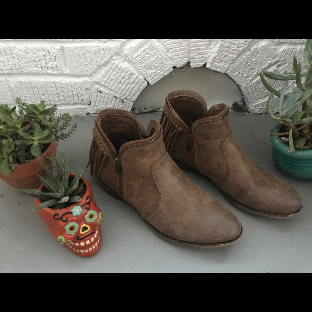 🌼Altar'd State fringe ankle shoes🌼