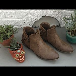 🌼Altar'd State fringe ankle shoes🌼