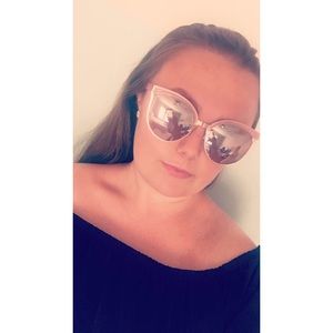 Meet your Posher, Adele