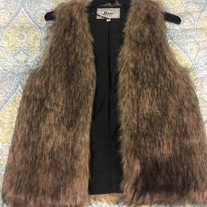 Bass fur vest