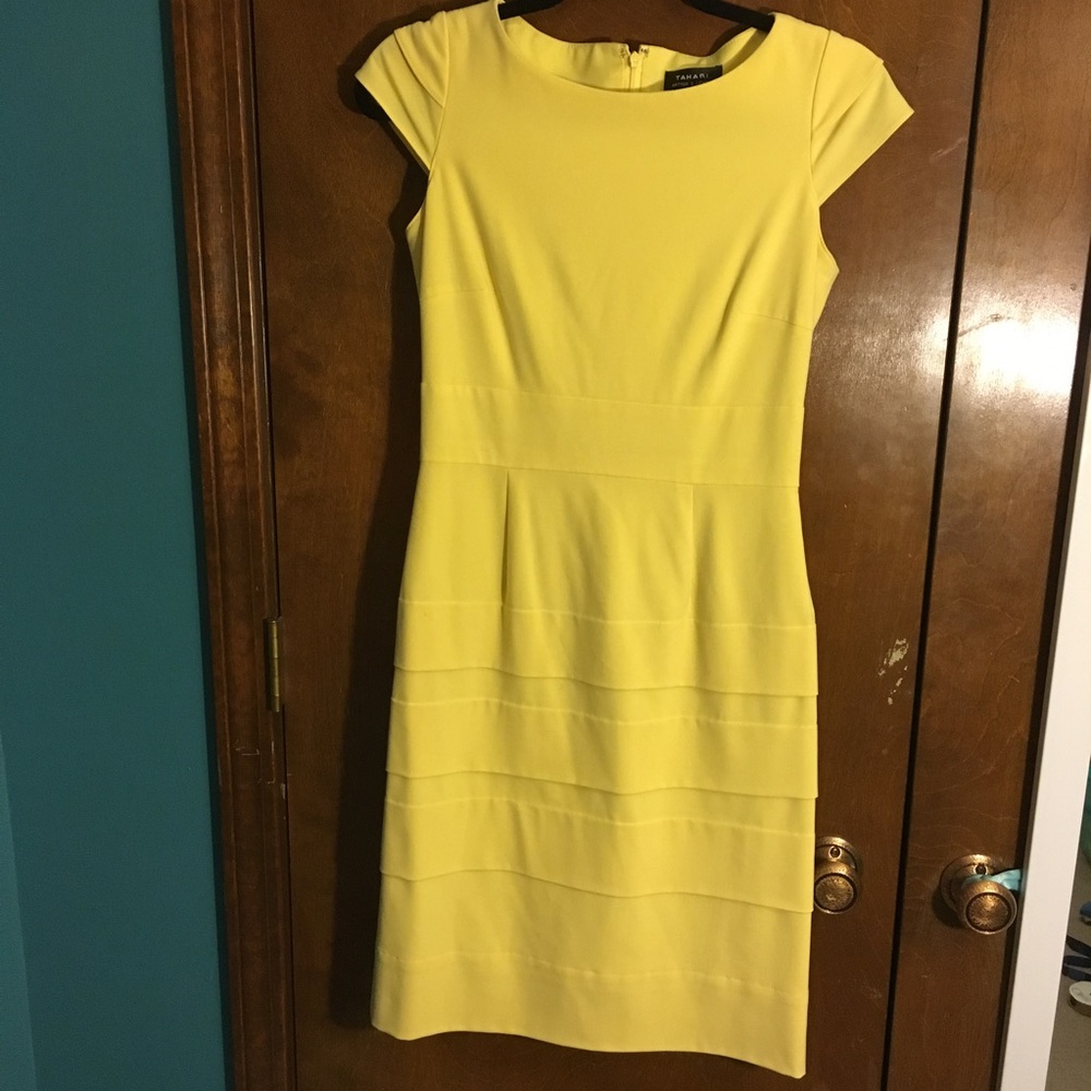TAHARI by Arthur S. Levine cap sleeve dress