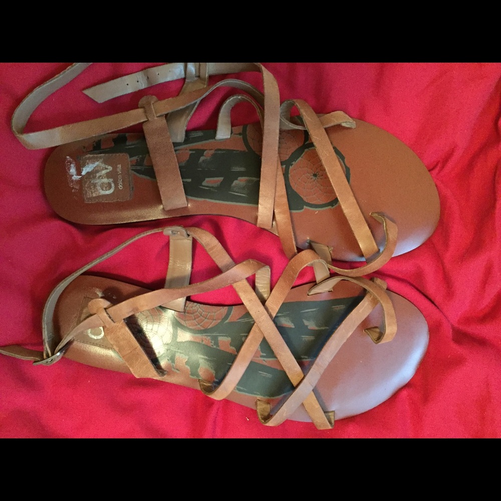 Dolce Vita leather strapy sandal. Size 10