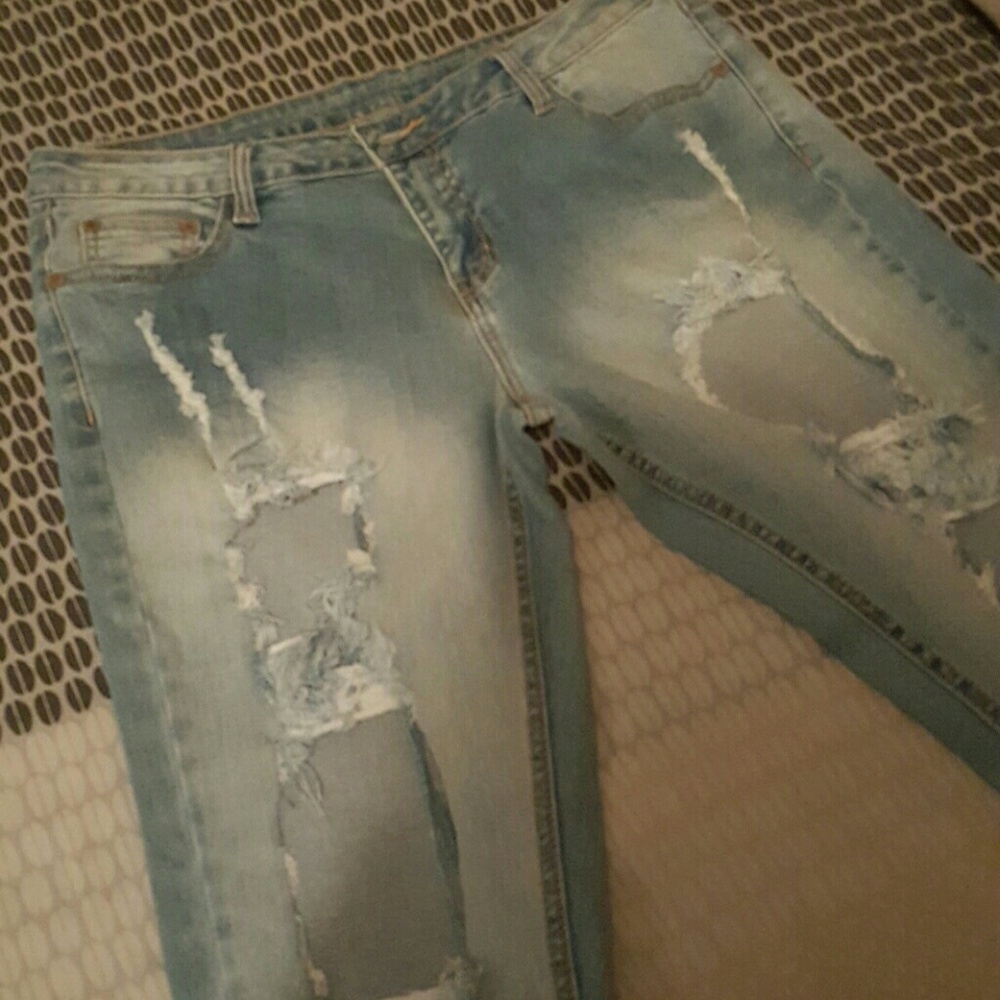 Distressed jeans - Picture 2 of 5