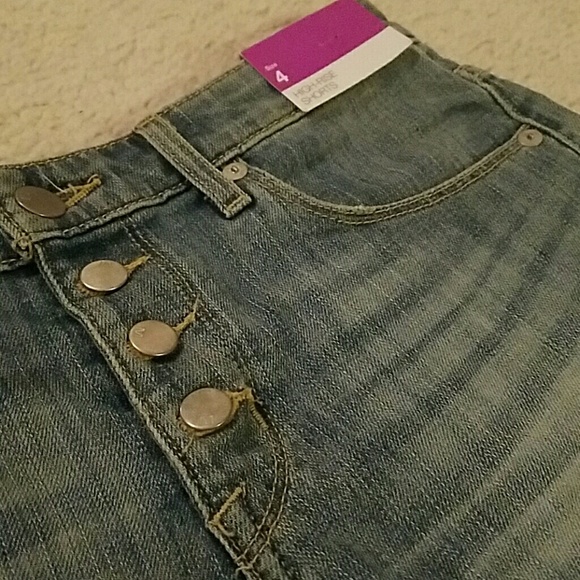 High Rise Denim Shorts - Picture 4 of 4