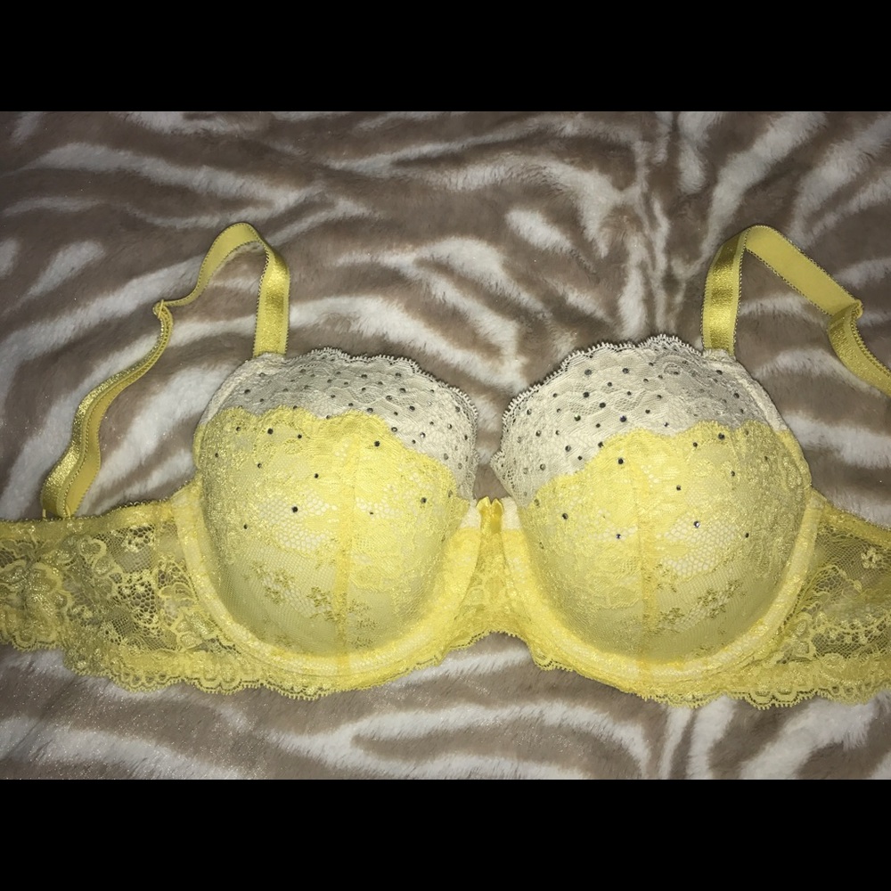 NWOT!Victoria's Secret! Lace Swarovski Crystal Bra - Picture 1 of 8