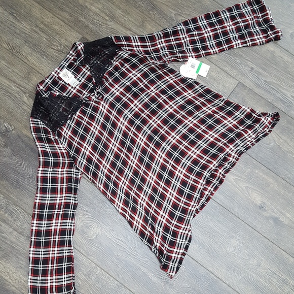 Self Esteem Red & black plaid top - large - Picture 1 of 6