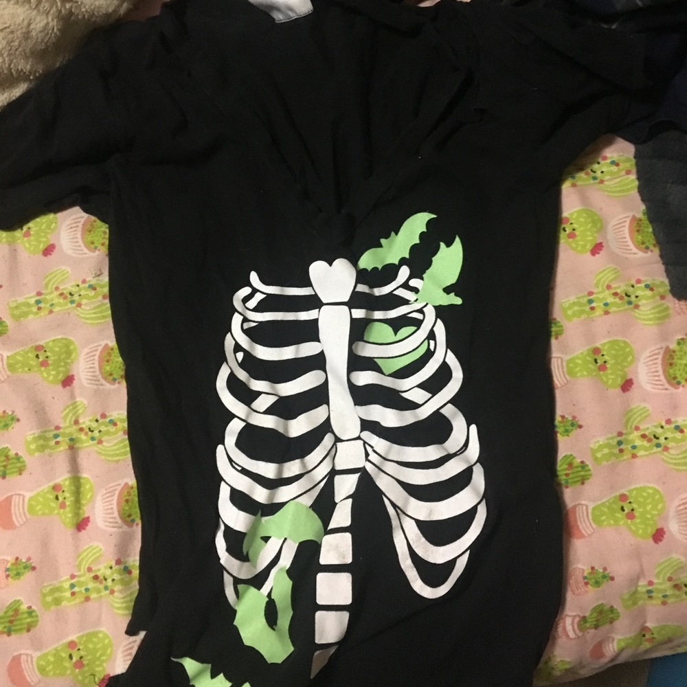 GOING SOON! skeleton ribcage shirt glow in dark