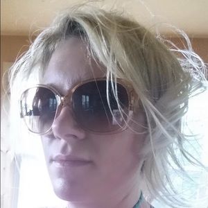 Meet your Posher, Jen