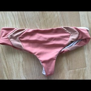 Acacia Mentawai bottoms in medium.