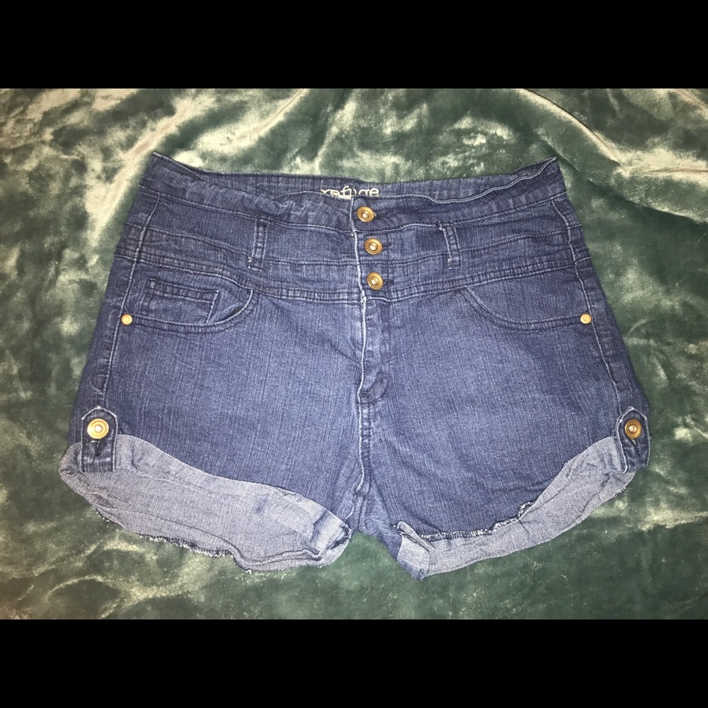 Refugee Shorts