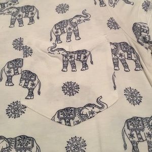 Hollister elephant graphic tshirt