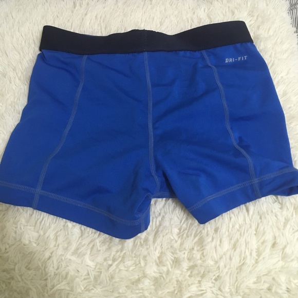 Nike Pro shorts - Picture 2 of 2