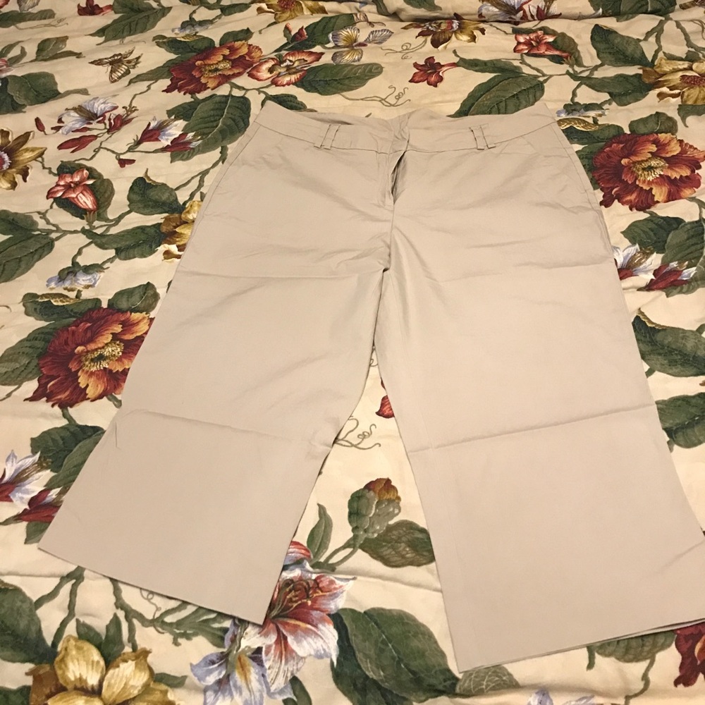 NY&C khaki cropped dress pants