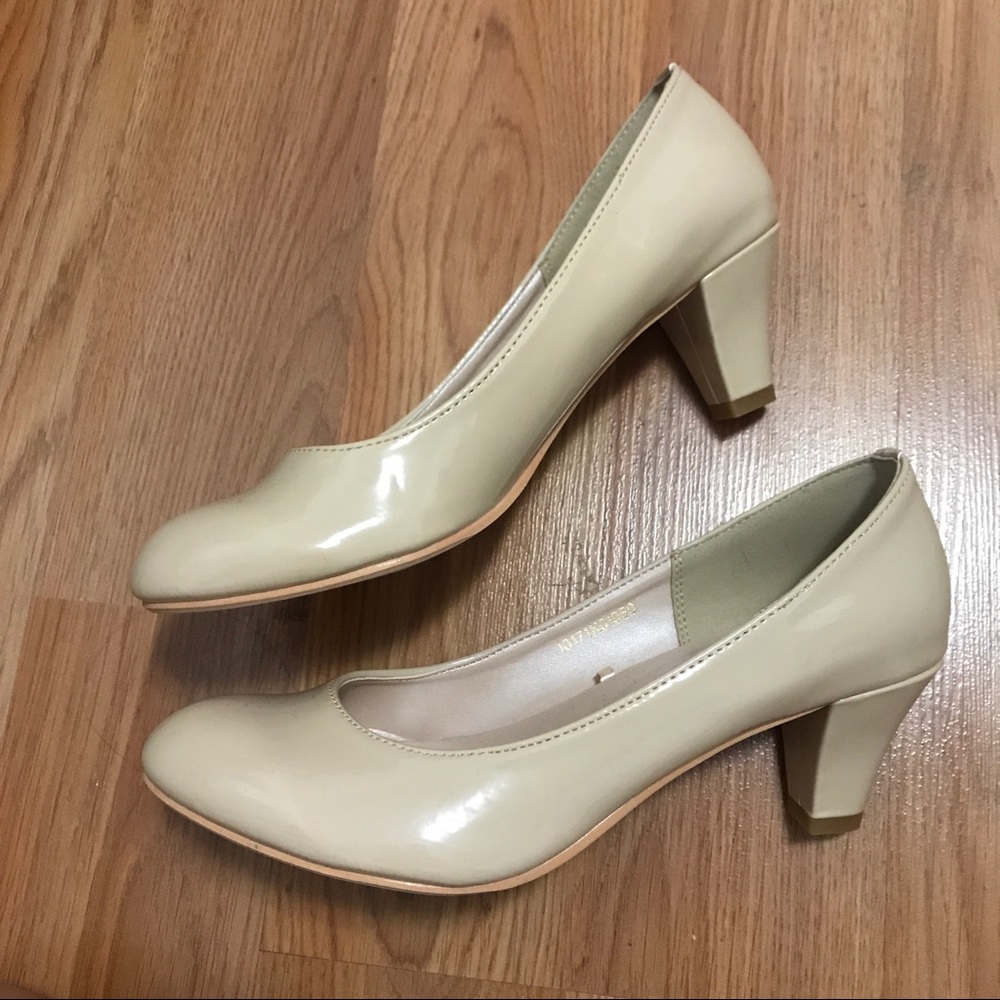 Brand New‼️Enamel Low Heel Shoes- Ivory