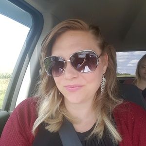 Meet your Posher, Alyssa