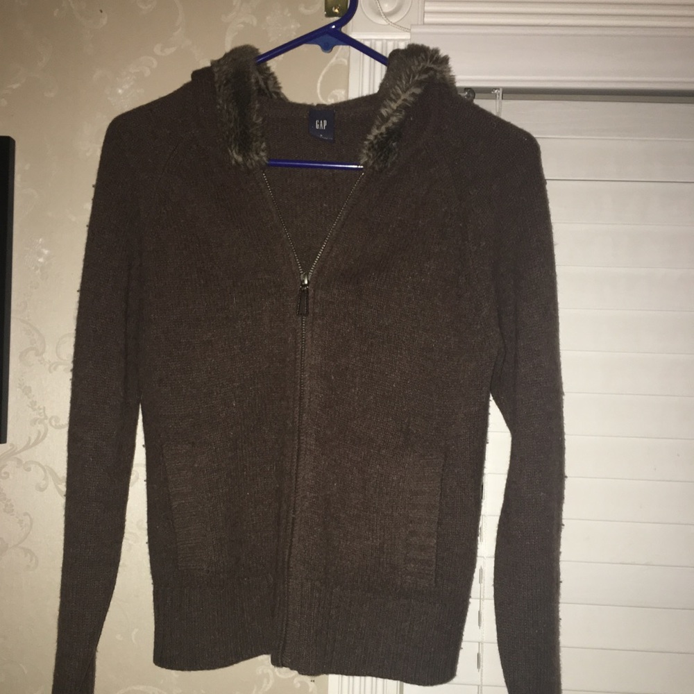 Gap Sweater