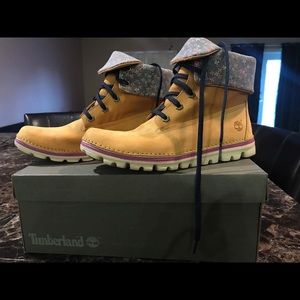 Tumberland boots for women
