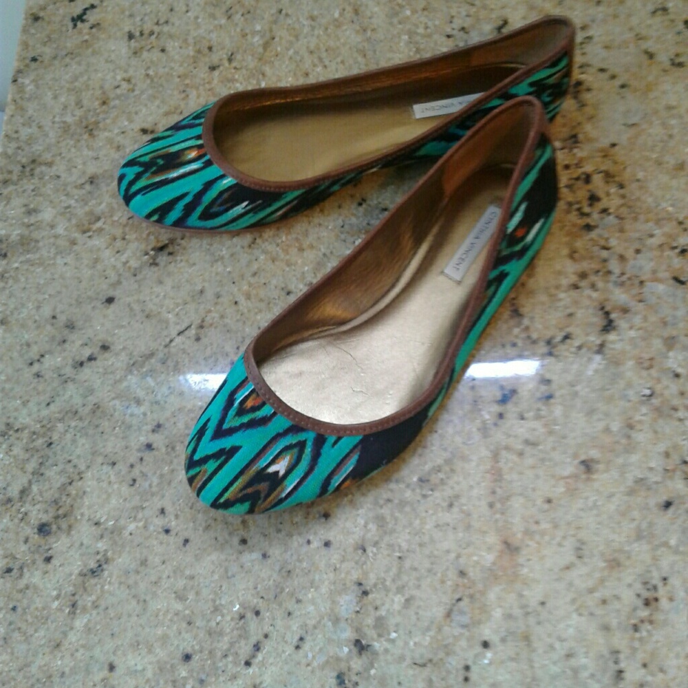 Woman's Shoes/Flats