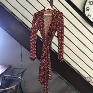 Diane Von Furstenberg signature silk wrap dress!