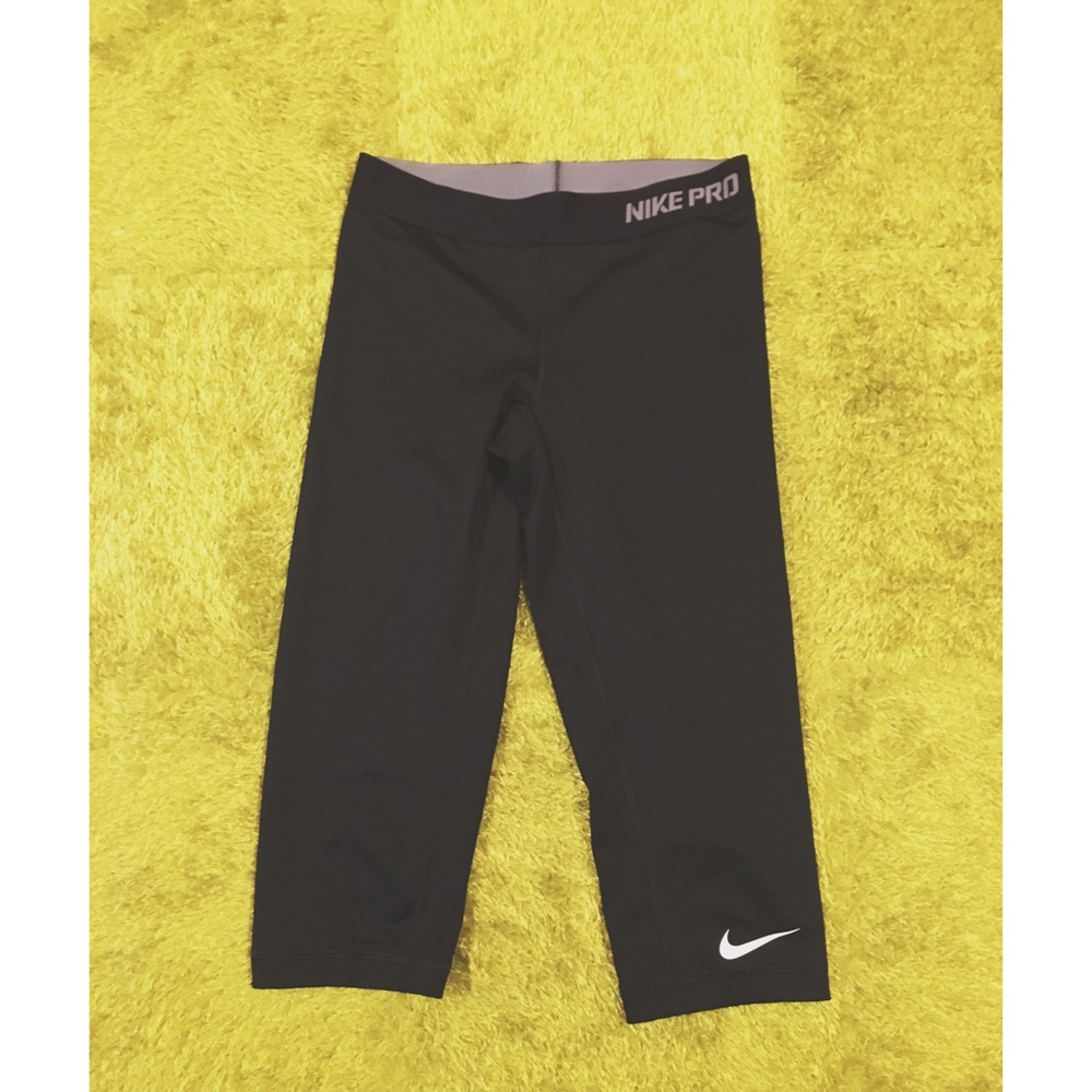 NIKE PRO.