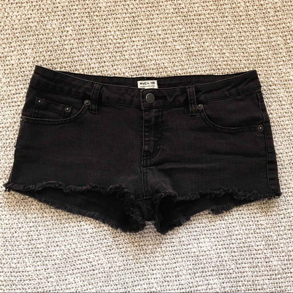Low rise black shorts