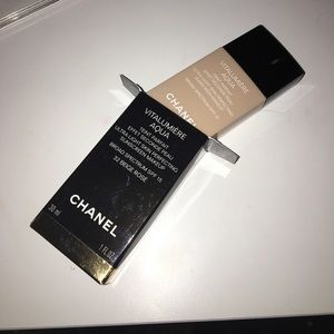 NIB! Chanel foundation 32 beige rose