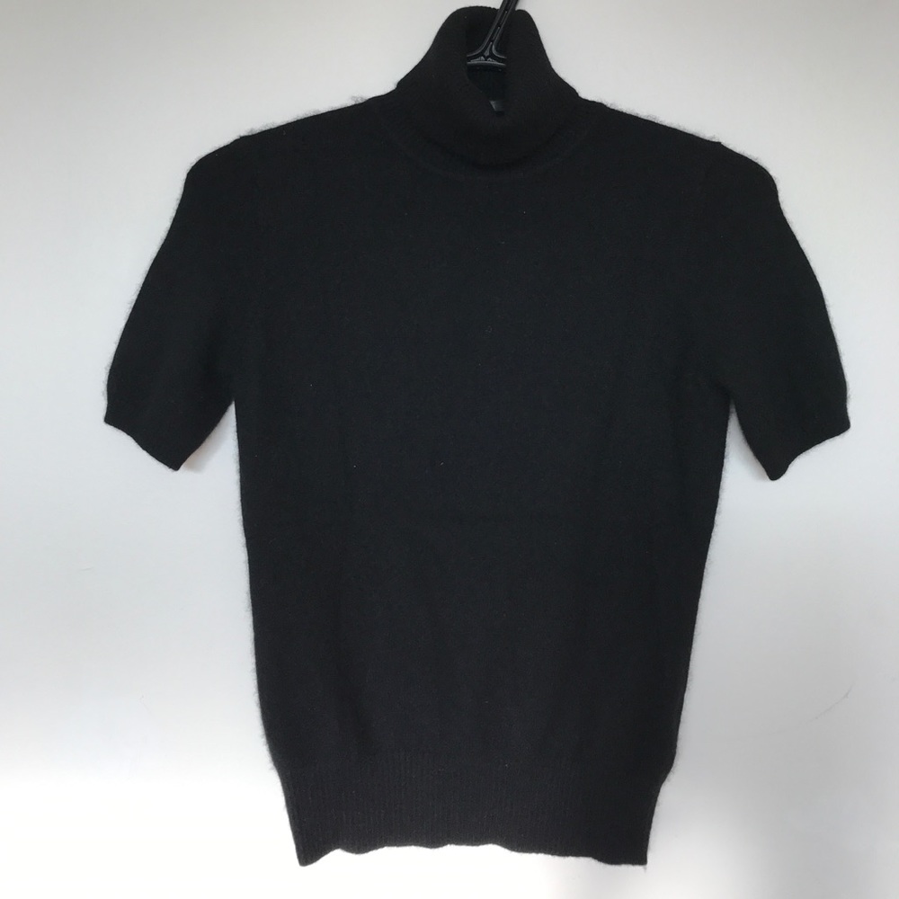Uniqlo black 100% cashmere turtleneck