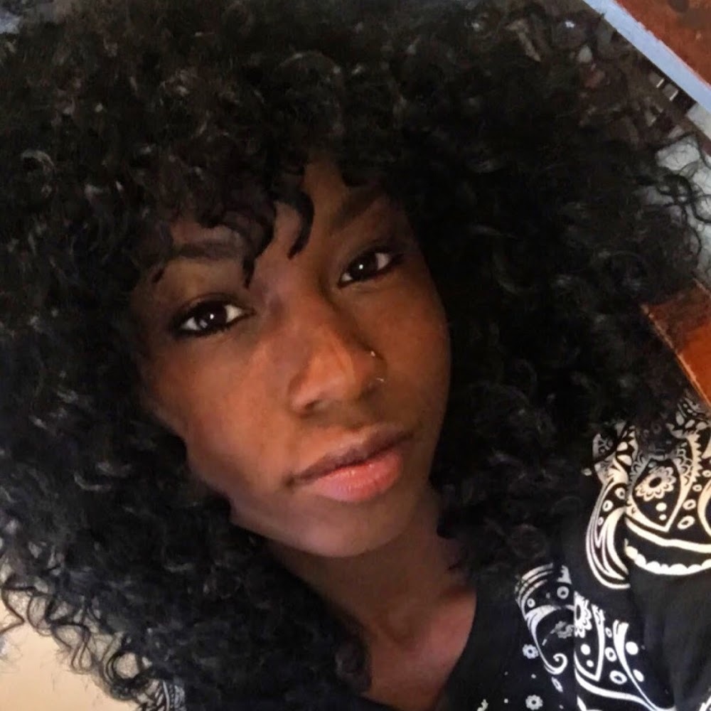 Meet your Posher, Iyonna