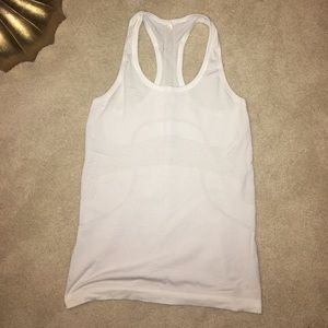 Lululemon swiftly racerback size 4