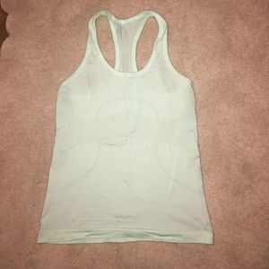 Lululemon swiftly tech racerback size 6