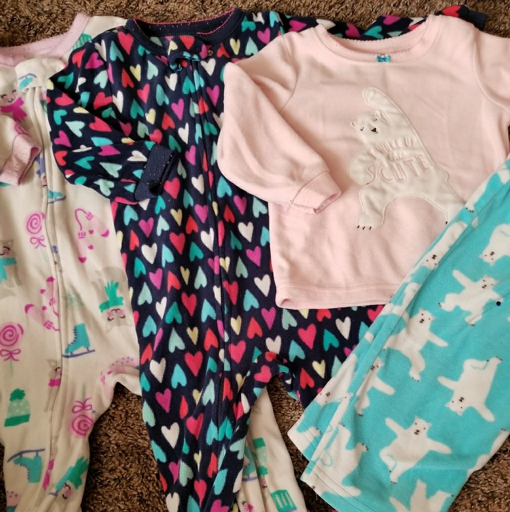 Carter's size 18 months pajamas