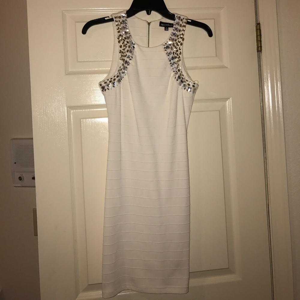 BEAUTIFUL white dress!!