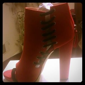 Misaki red and black peep toe
