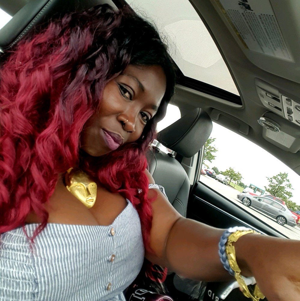 Meet your Posher, Caroline