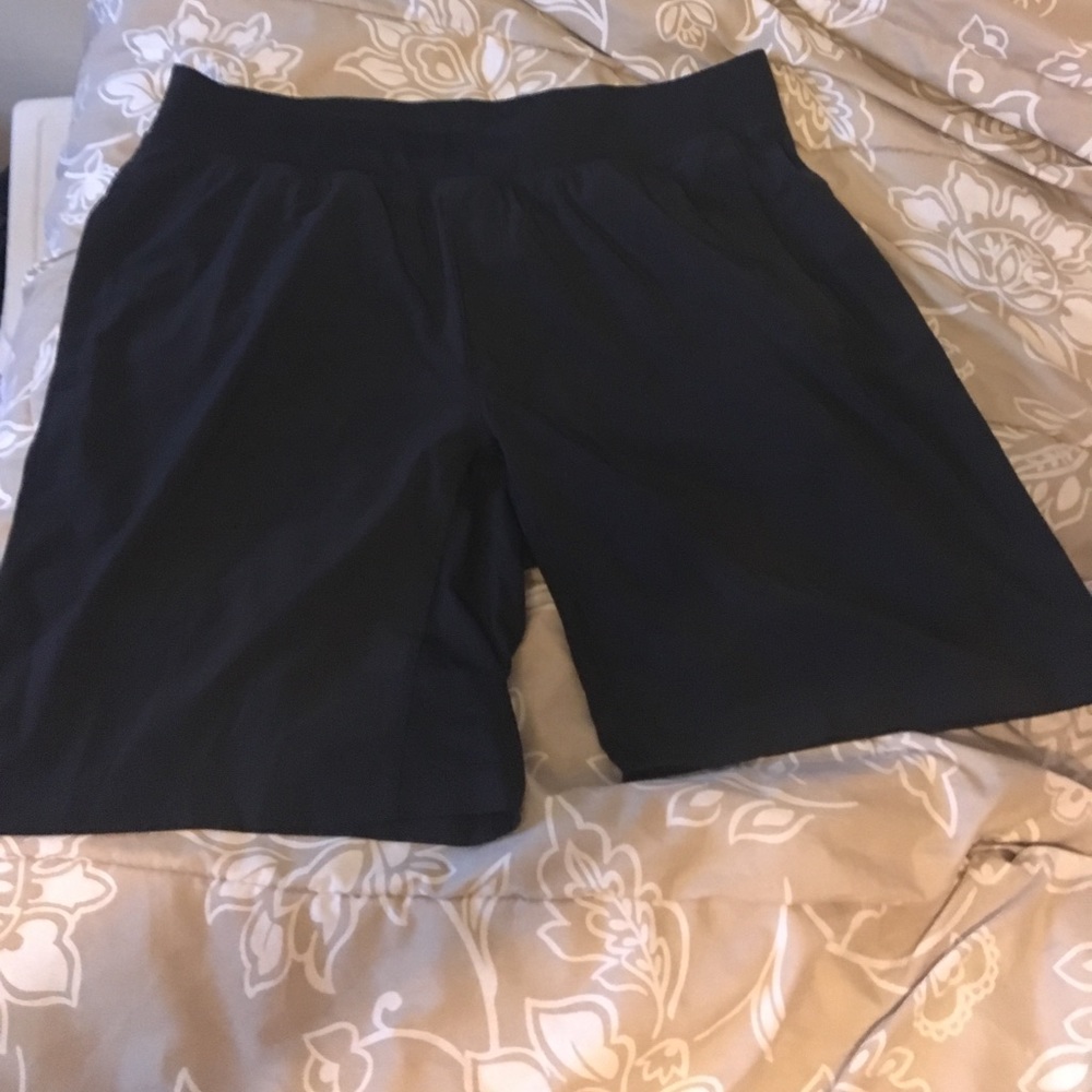 NEVER WORN!!!!!!!! THE Short 9" by LuluLemon