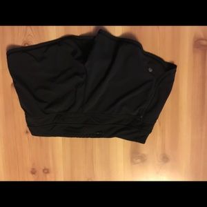 Size 6 lulu soles shorts