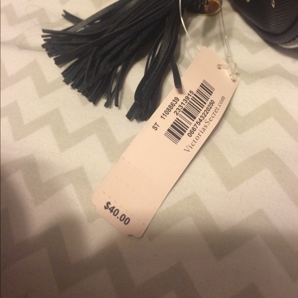 Set of 2 Victoria's Secret Travel bag - Picture 2 of 2